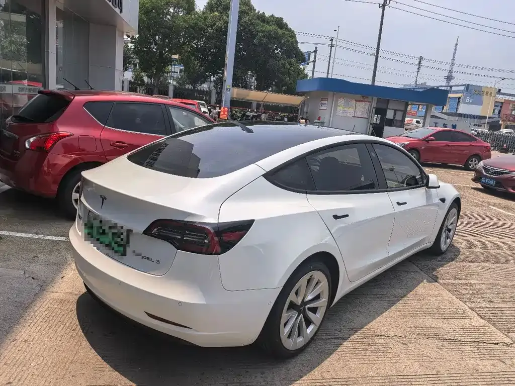 Tesla Model 3 — фото 6