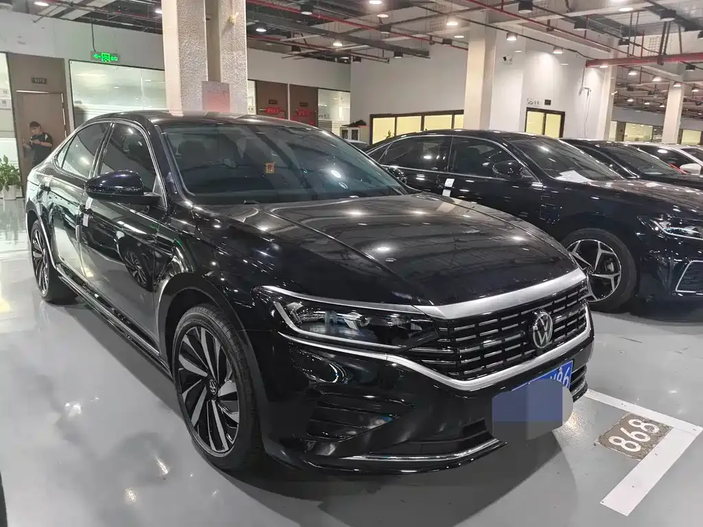 Volkswagen Passat — фото 7
