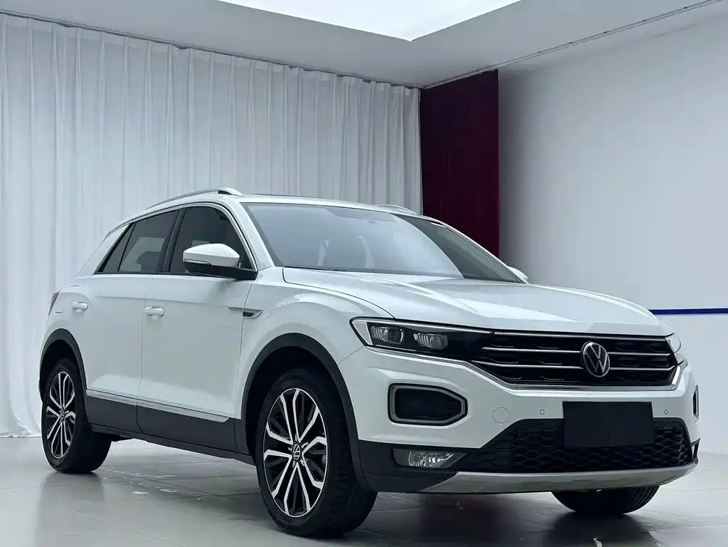 Volkswagen T-Roc — фото 9