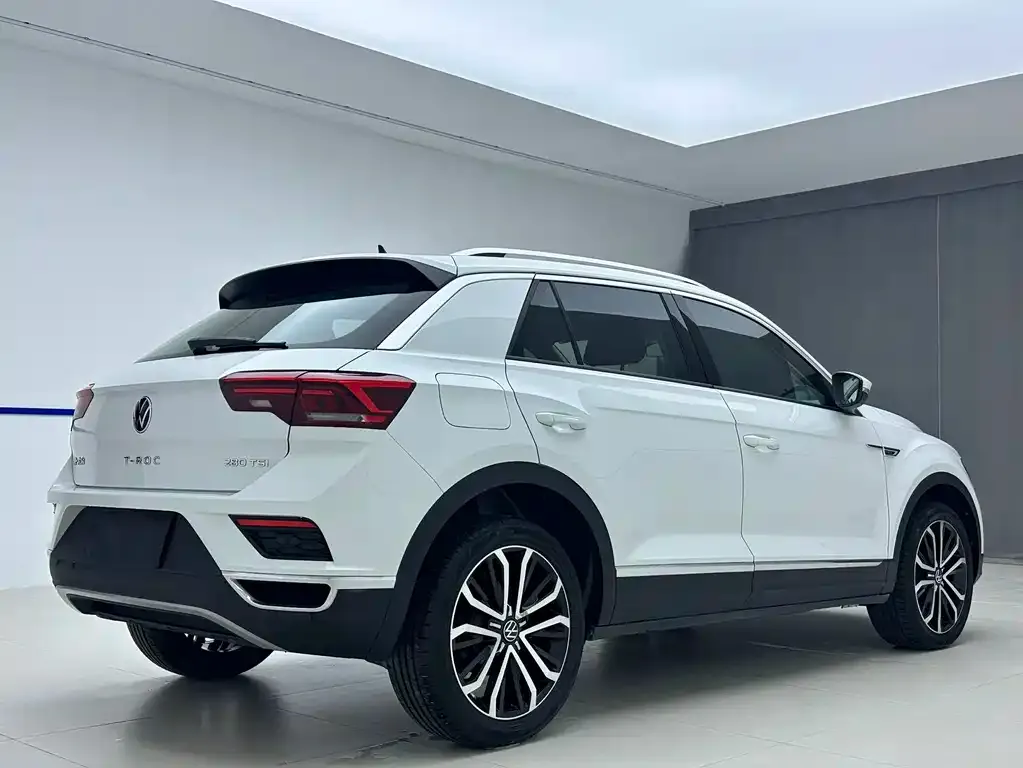 Volkswagen T-Roc — фото 2