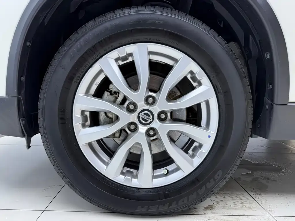 Nissan X-Trail — фото 10