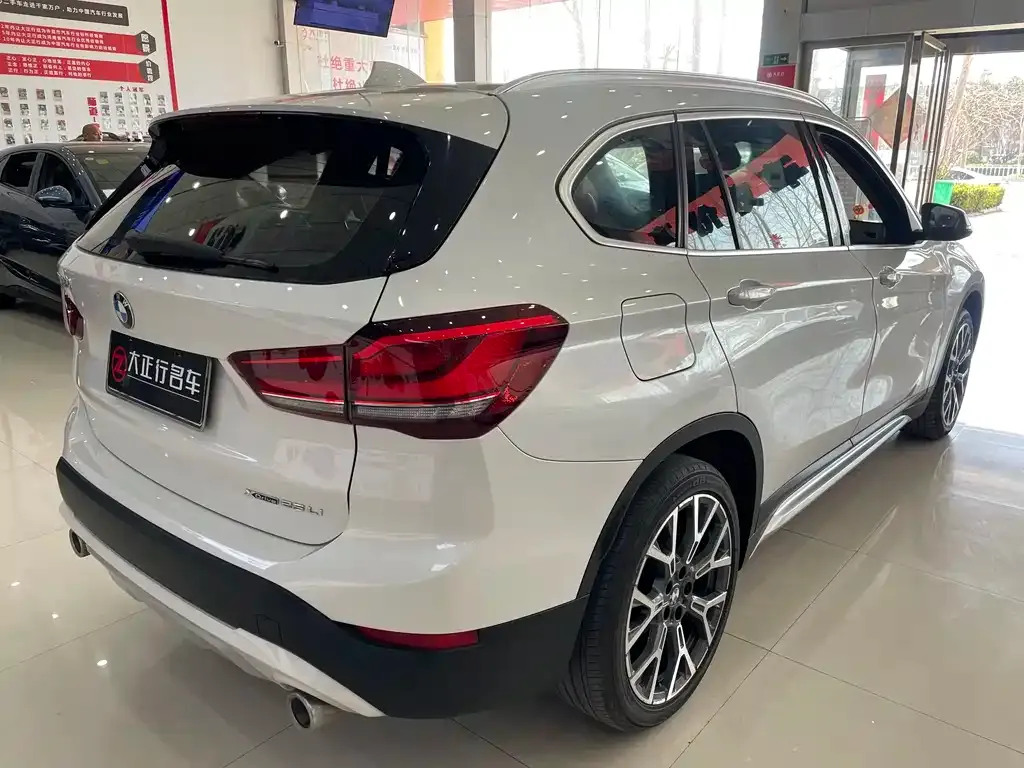 BMW X1 — фото 10