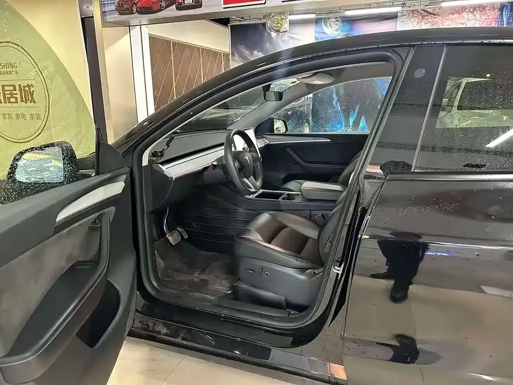 Tesla Model Y — фото 6
