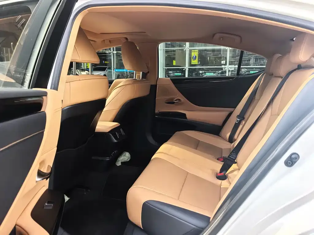 Lexus ES 2024 из CN, фото 6
