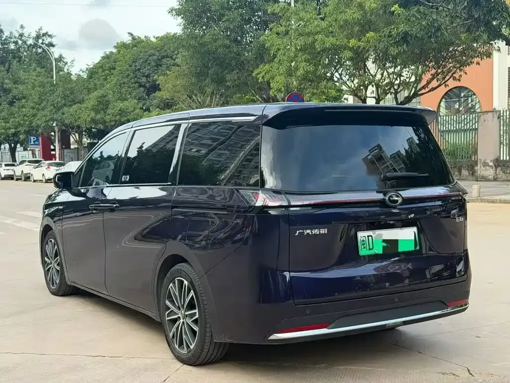 GAC Motor 传祺E8 PHEV — фото 6