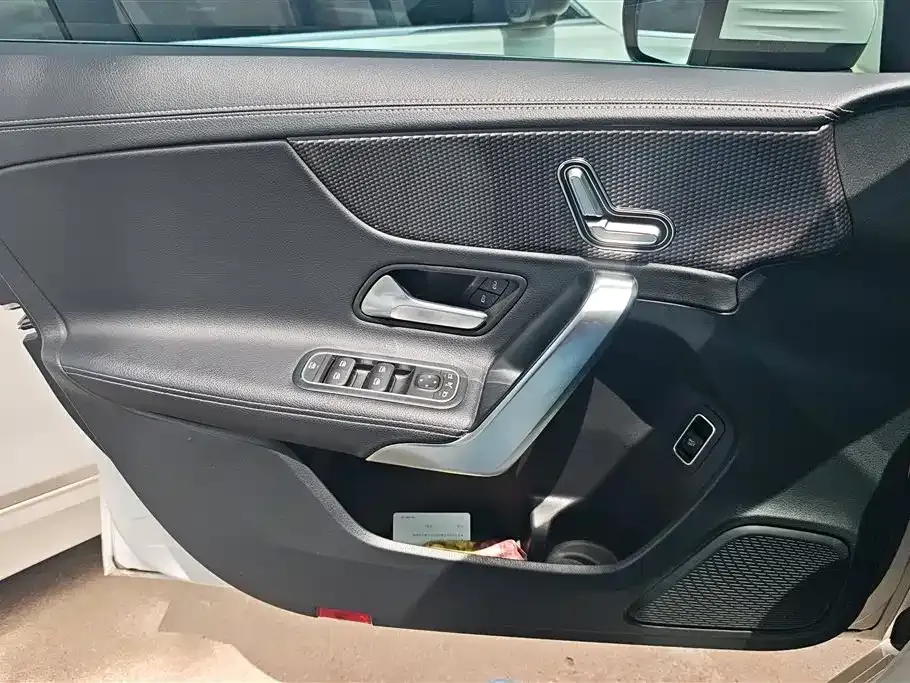 Mercedes-Benz A-Class — фото 10