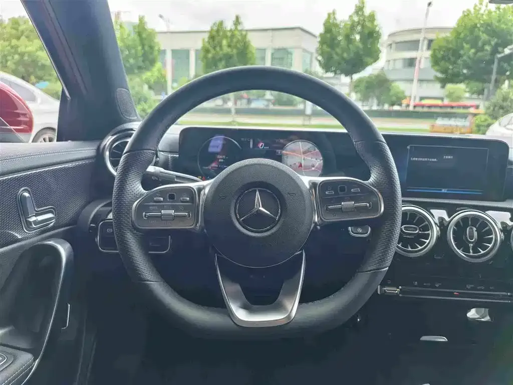 Mercedes-Benz A-Class — фото 4