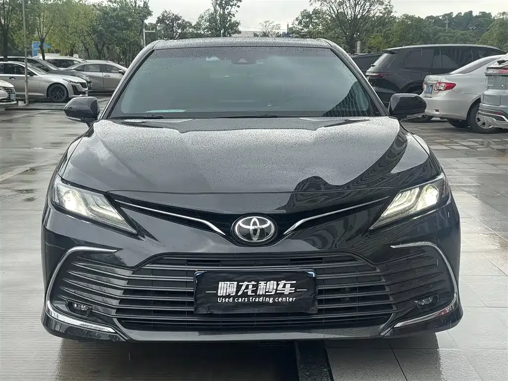 Toyota Camry — фото 8
