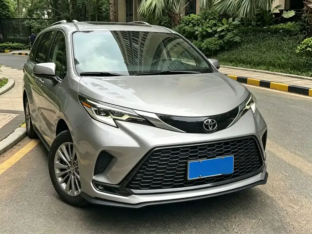 Toyota Granvia — фото 7