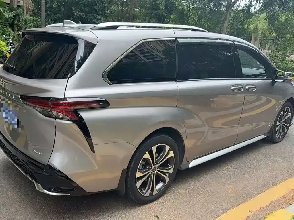 Toyota Granvia — фото 6