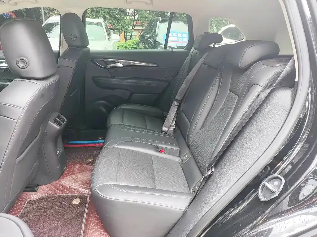 Buick Envision Plus — фото 9