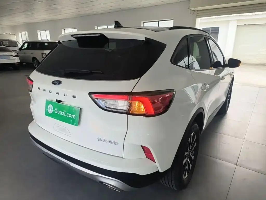 Ford Escape 2025 из CN, фото 10