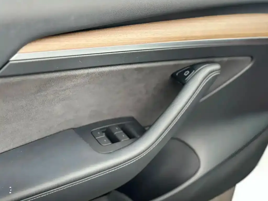 Tesla Model 3 — фото 6