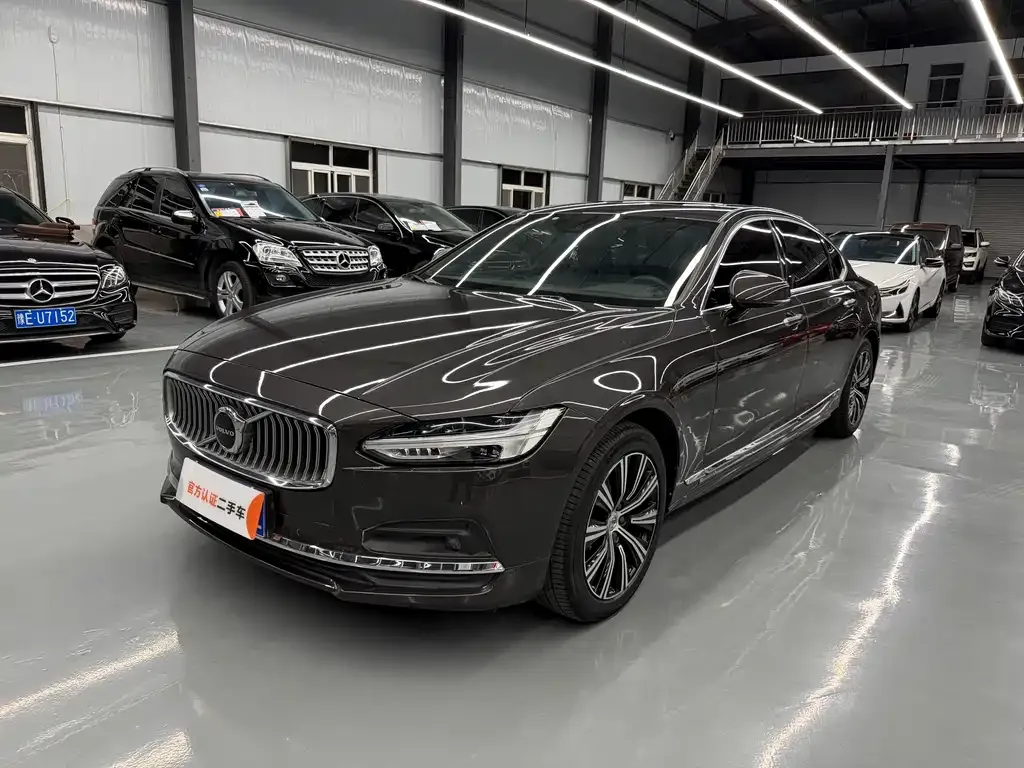 Volvo S90 — фото 1