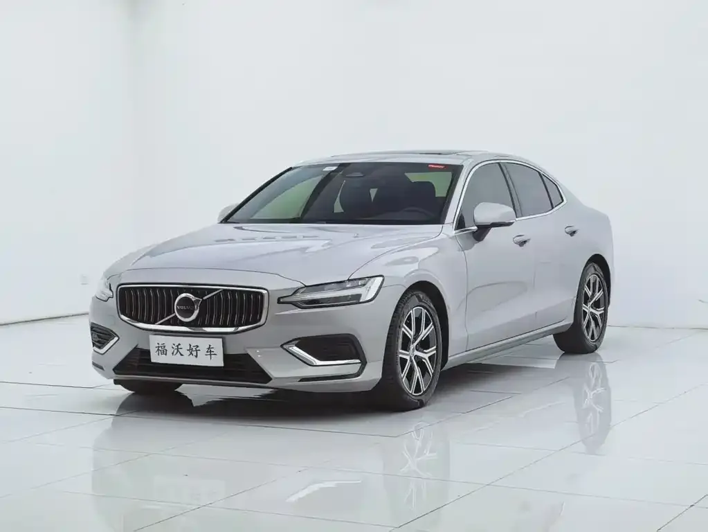 Volvo S60 — фото 1