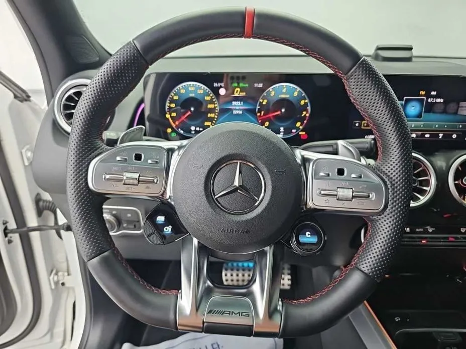 Mercedes-Benz GLB-Class — фото 10