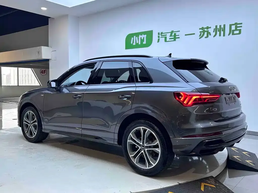 Audi Q3 — фото 10