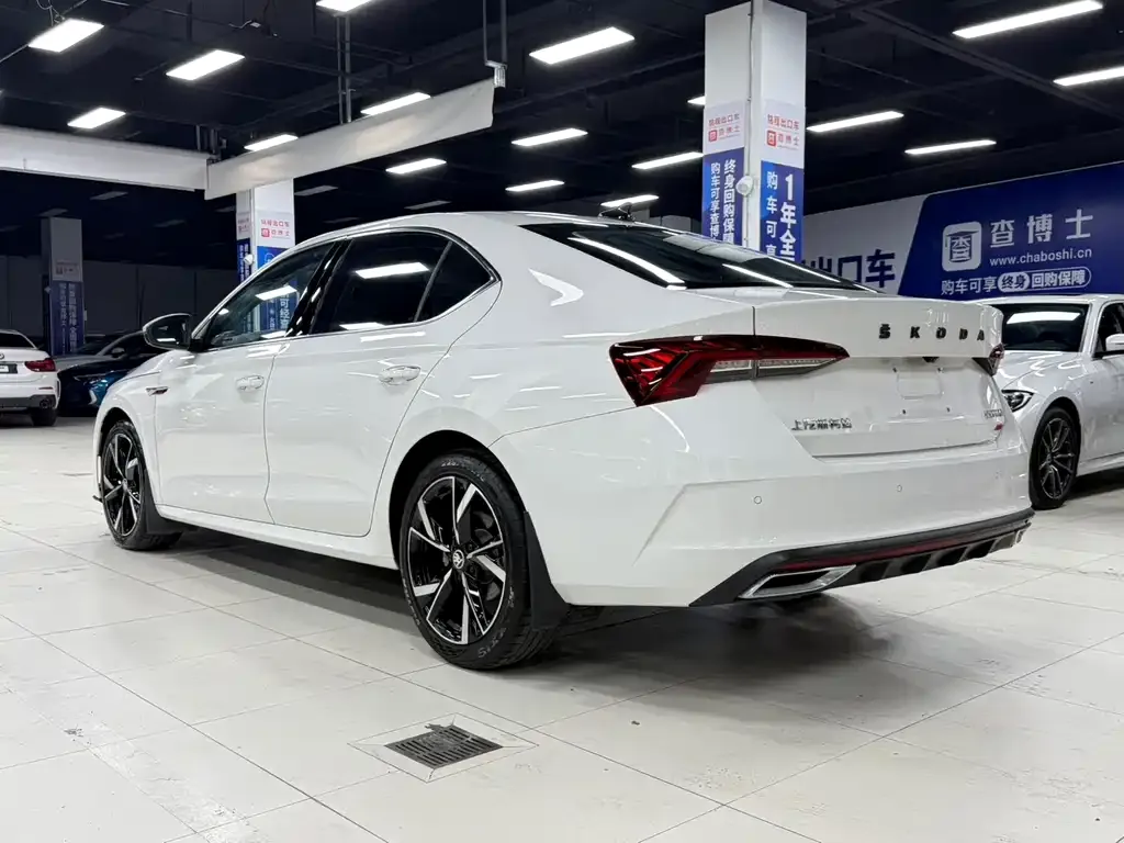 Skoda Octavia — фото 4