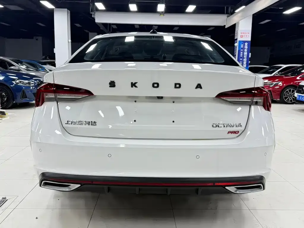 Skoda Octavia — фото 2