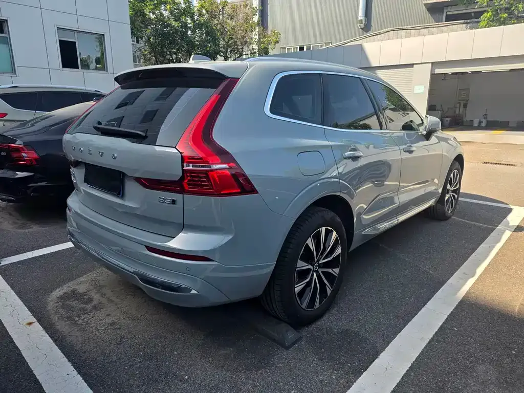 Volvo XC60 — фото 6