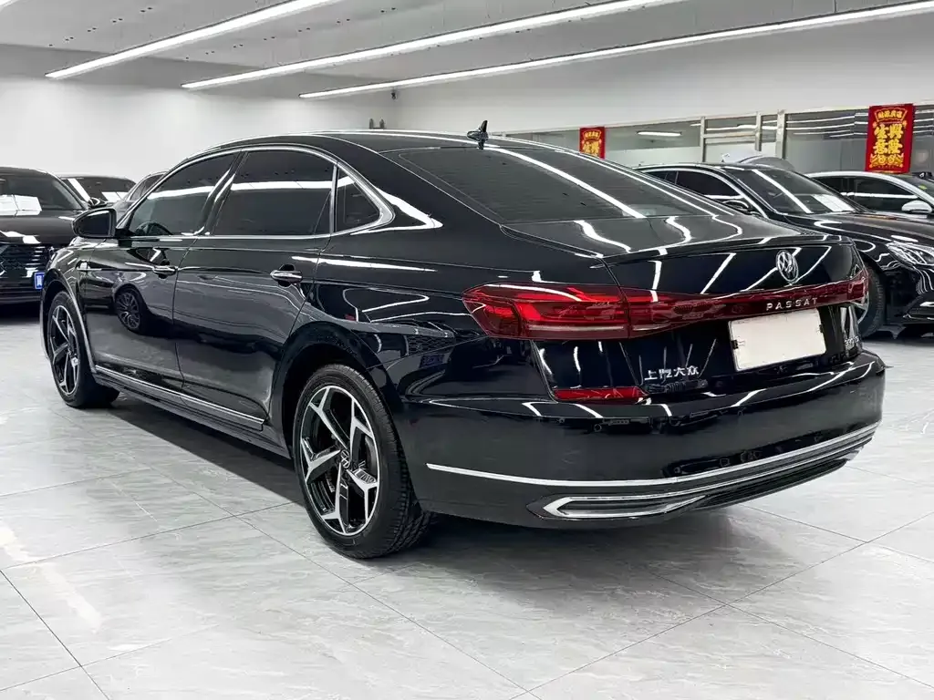 Volkswagen Passat — фото 9