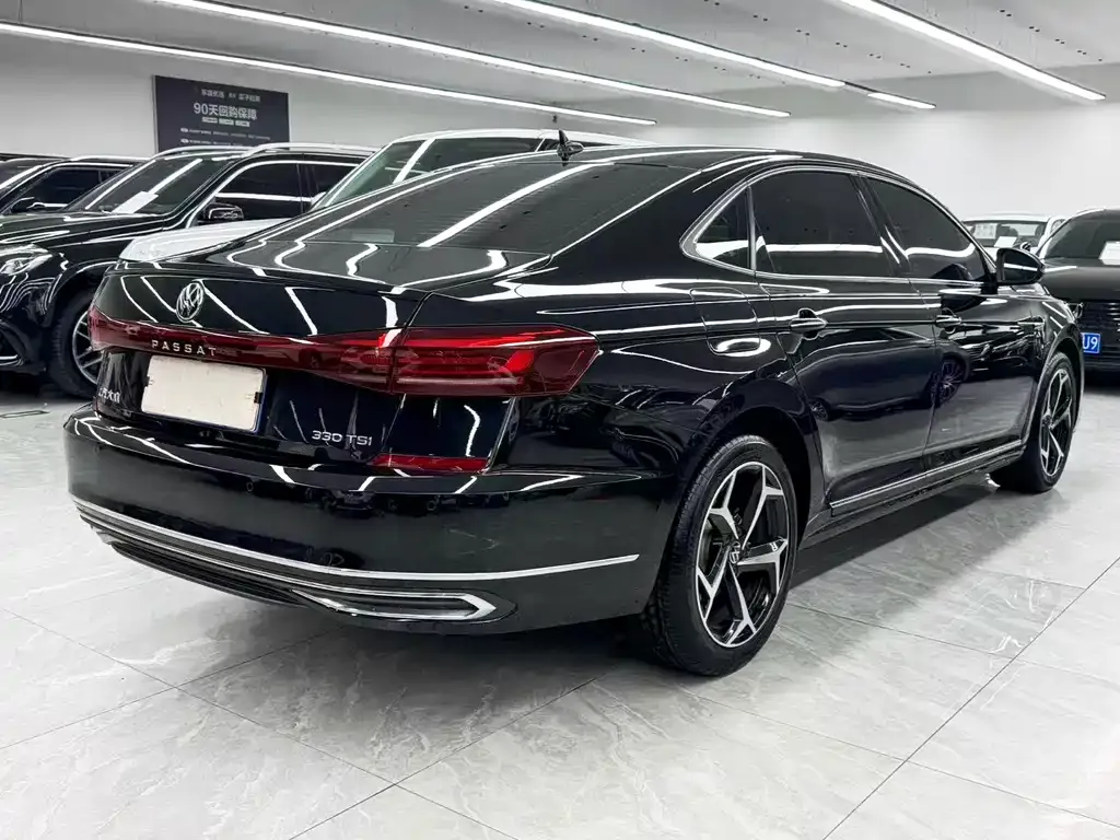 Volkswagen Passat — фото 8
