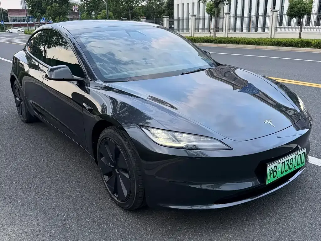 Tesla Model 3 — фото 7