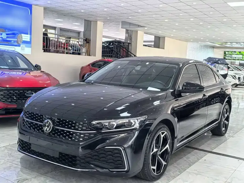 Volkswagen Passat — фото 1