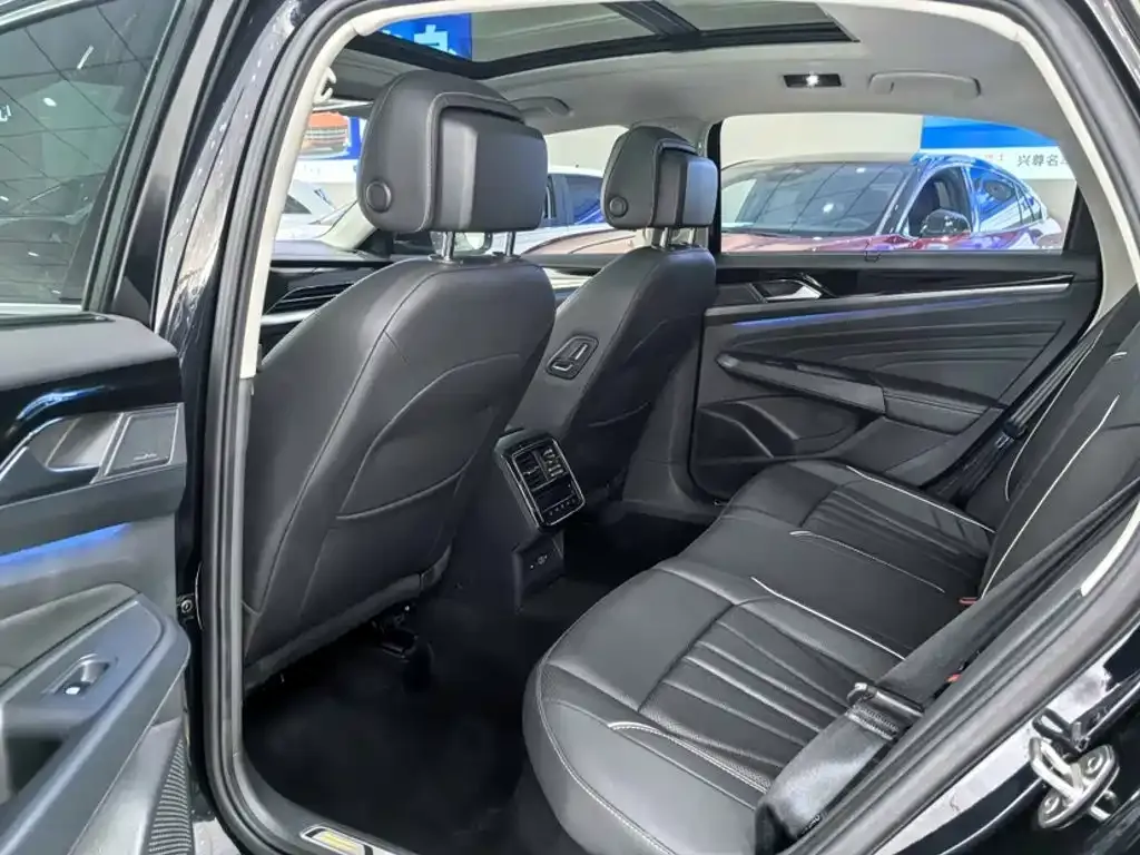 Volkswagen Passat — фото 5