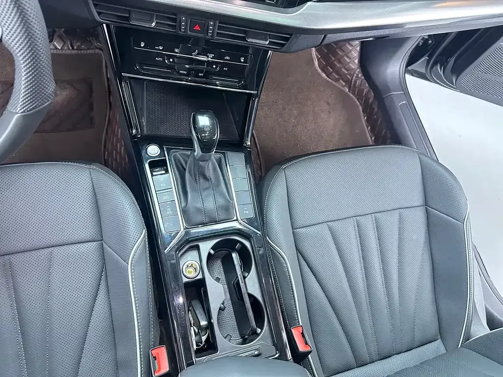 Volkswagen Passat — фото 8
