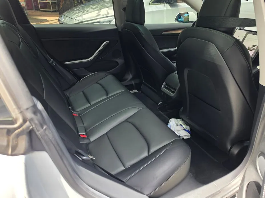 Tesla Model 3 — фото 10