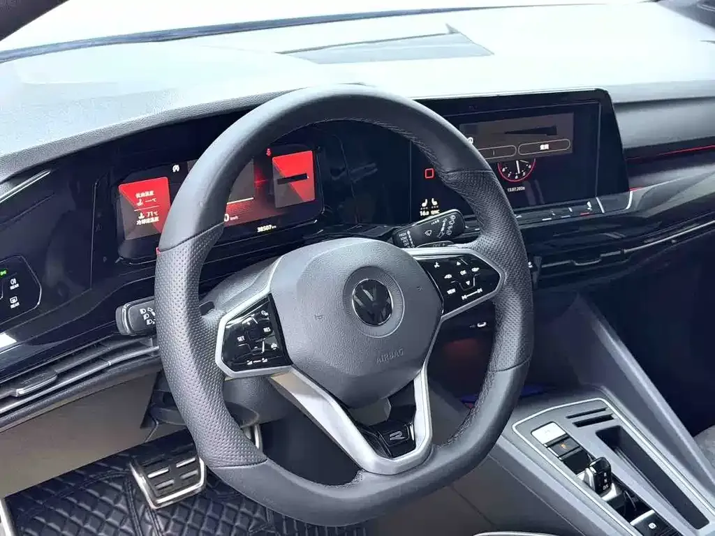 Volkswagen Golf 2023 из CN, фото 5