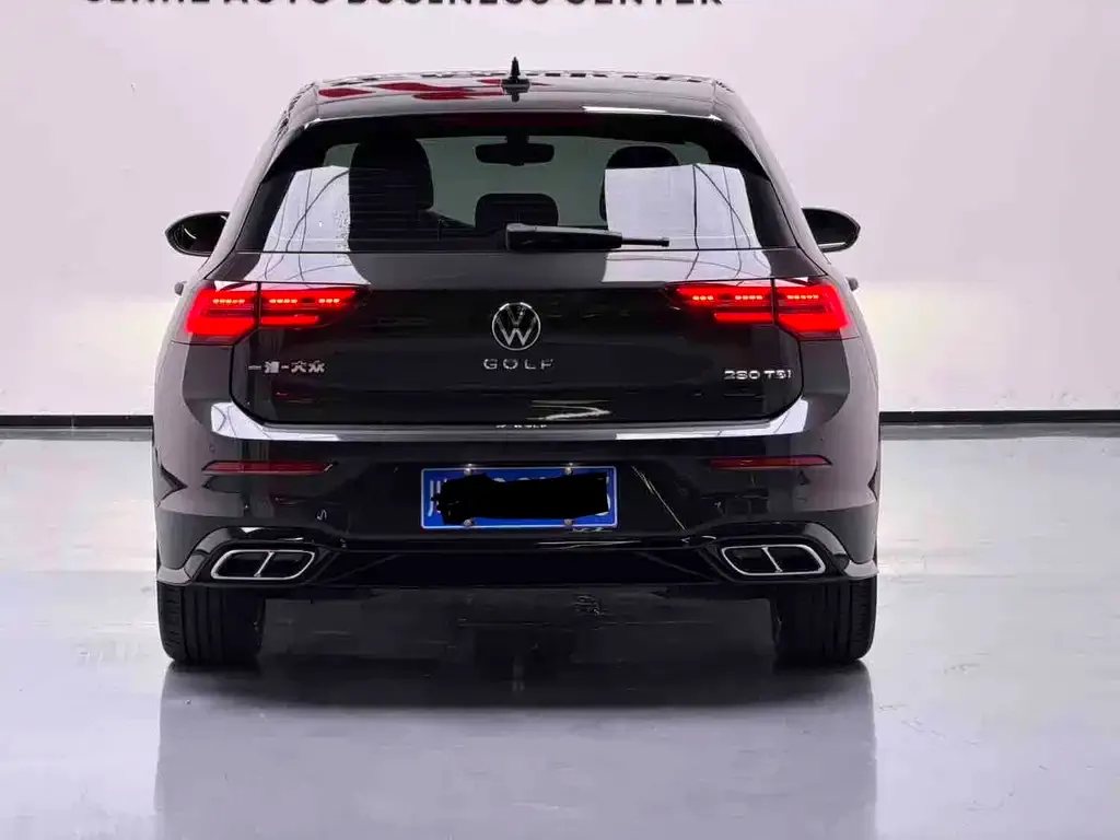 Volkswagen Golf 2023 из CN, фото 2