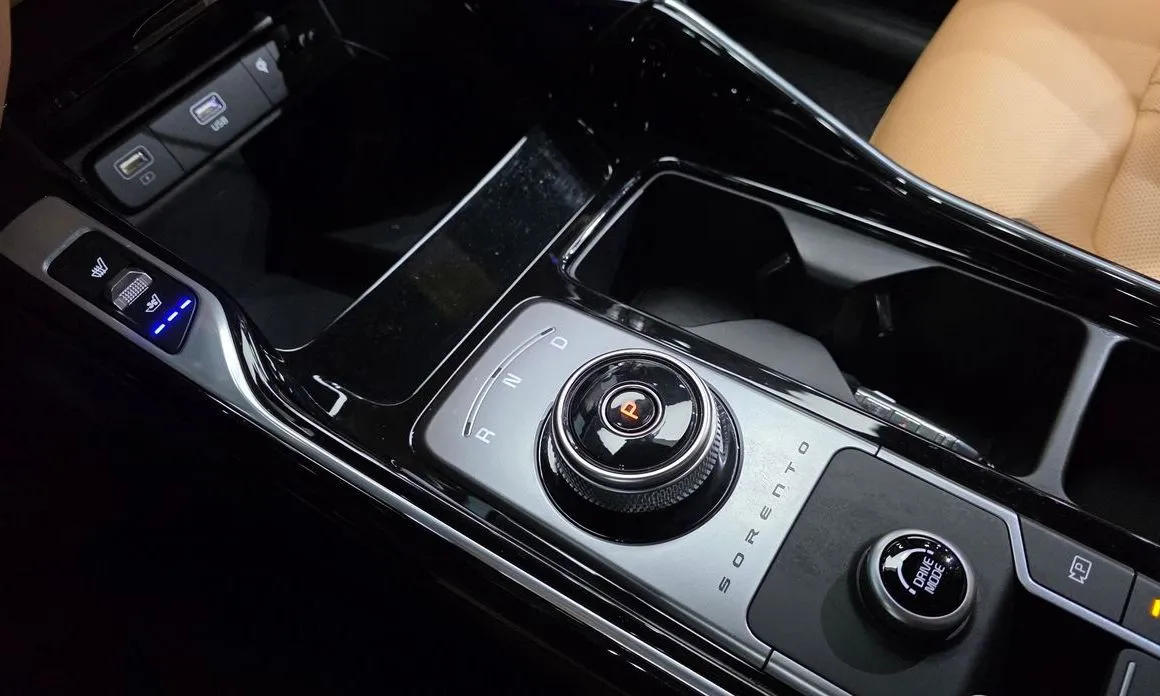 Kia Sorento — фото 9