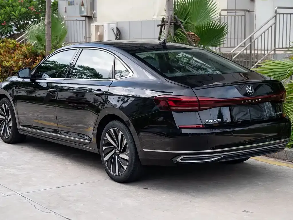 Volkswagen Passat — фото 6