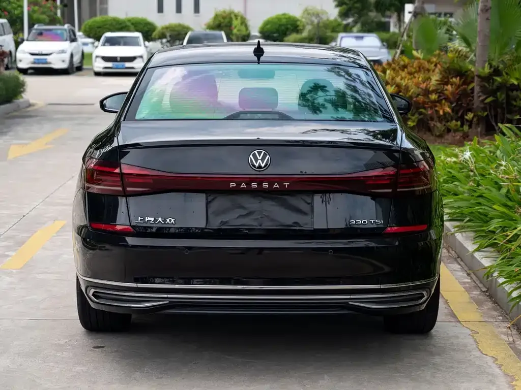 Volkswagen Passat — фото 4
