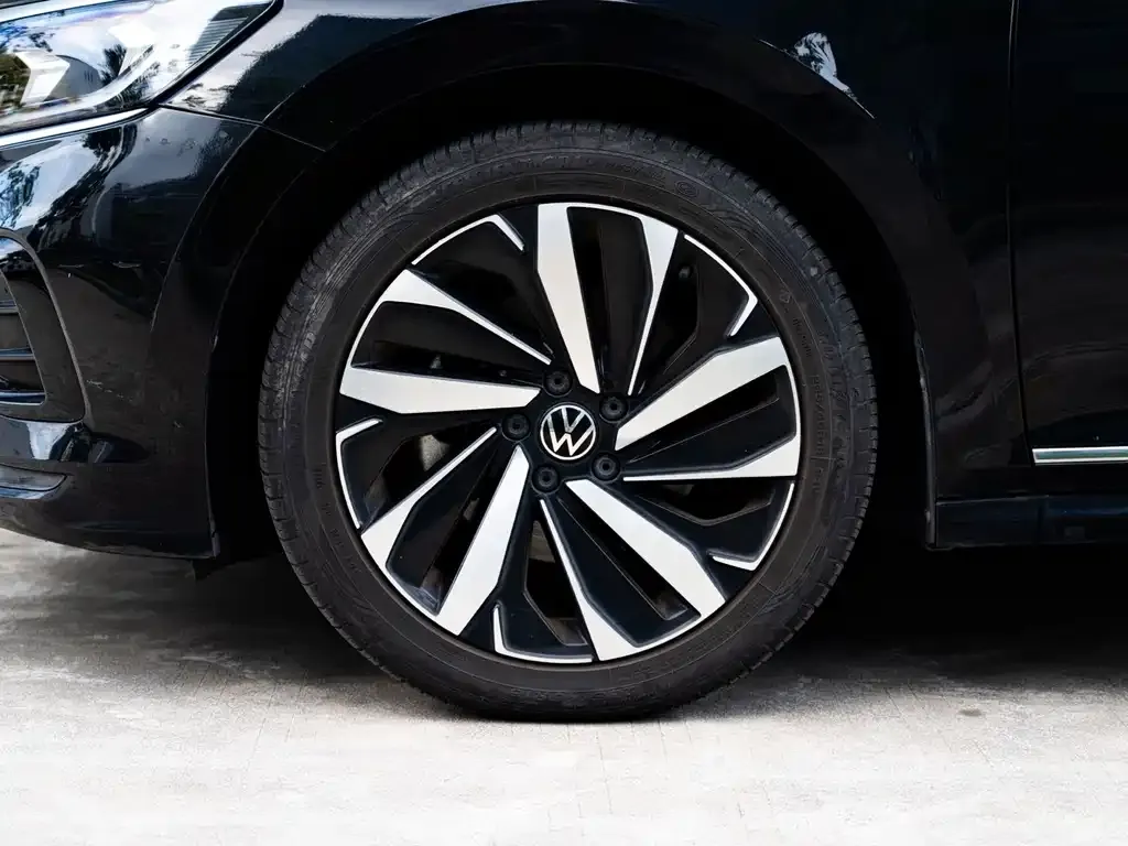 Volkswagen Passat — фото 7