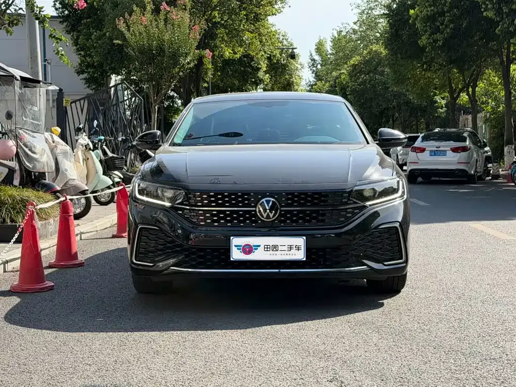 Volkswagen Passat — фото 8