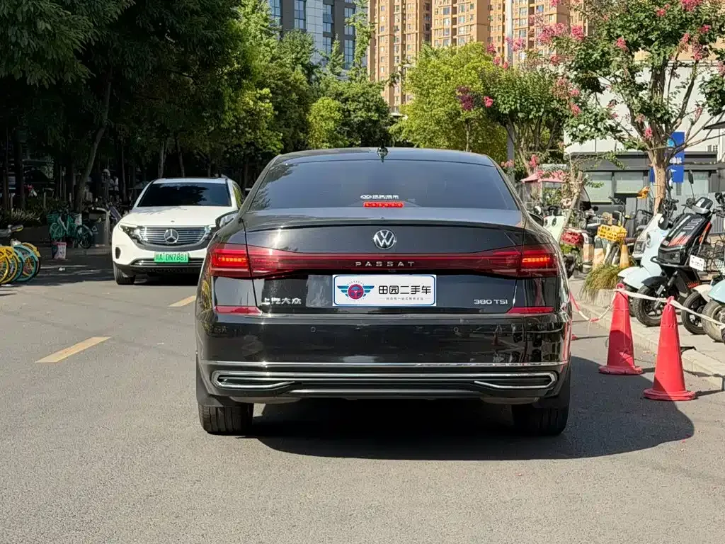 Volkswagen Passat — фото 6