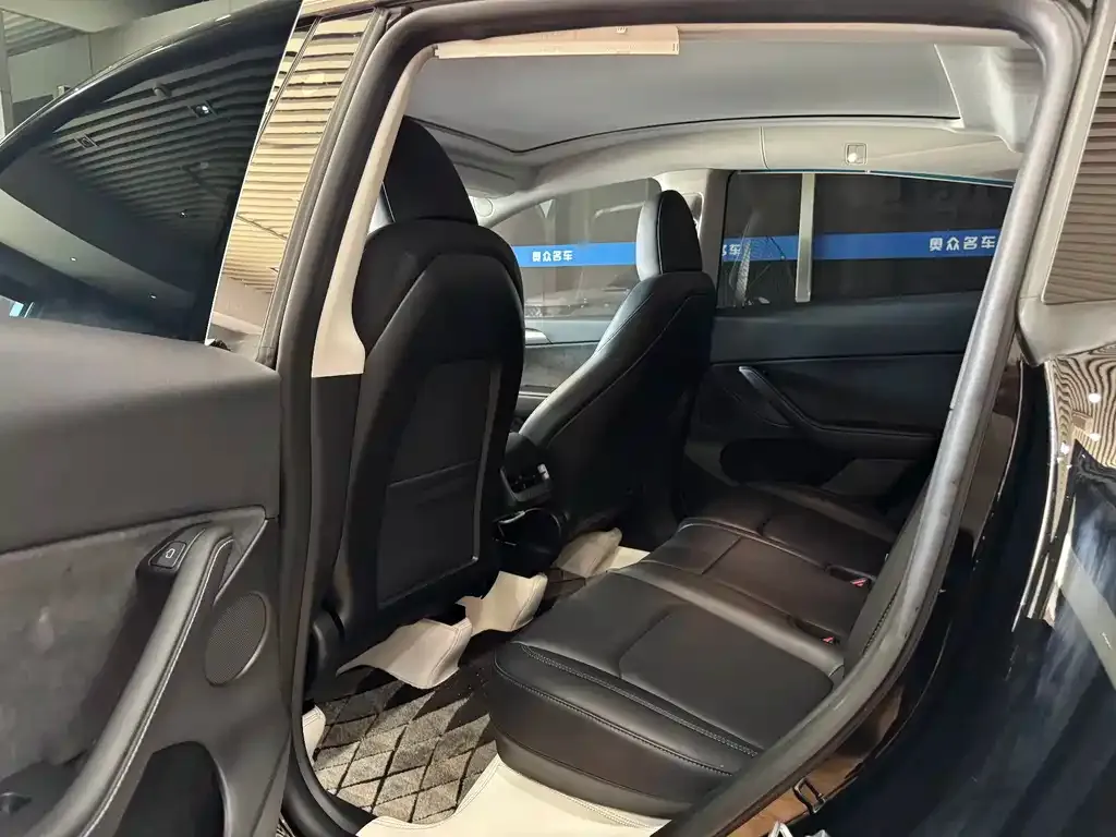 Tesla Model Y — фото 2