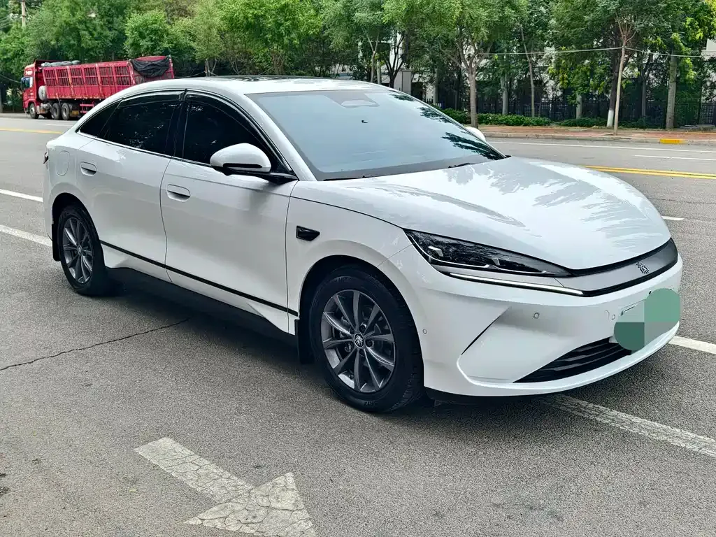 BYD Qin L — фото 10