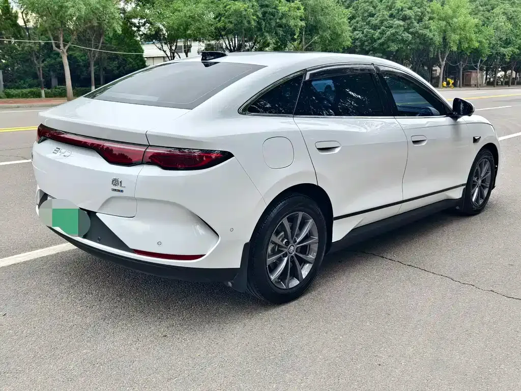 BYD Qin L — фото 8