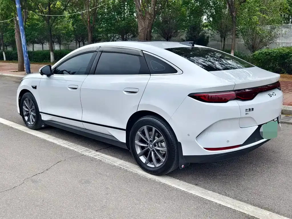BYD Qin L — фото 6