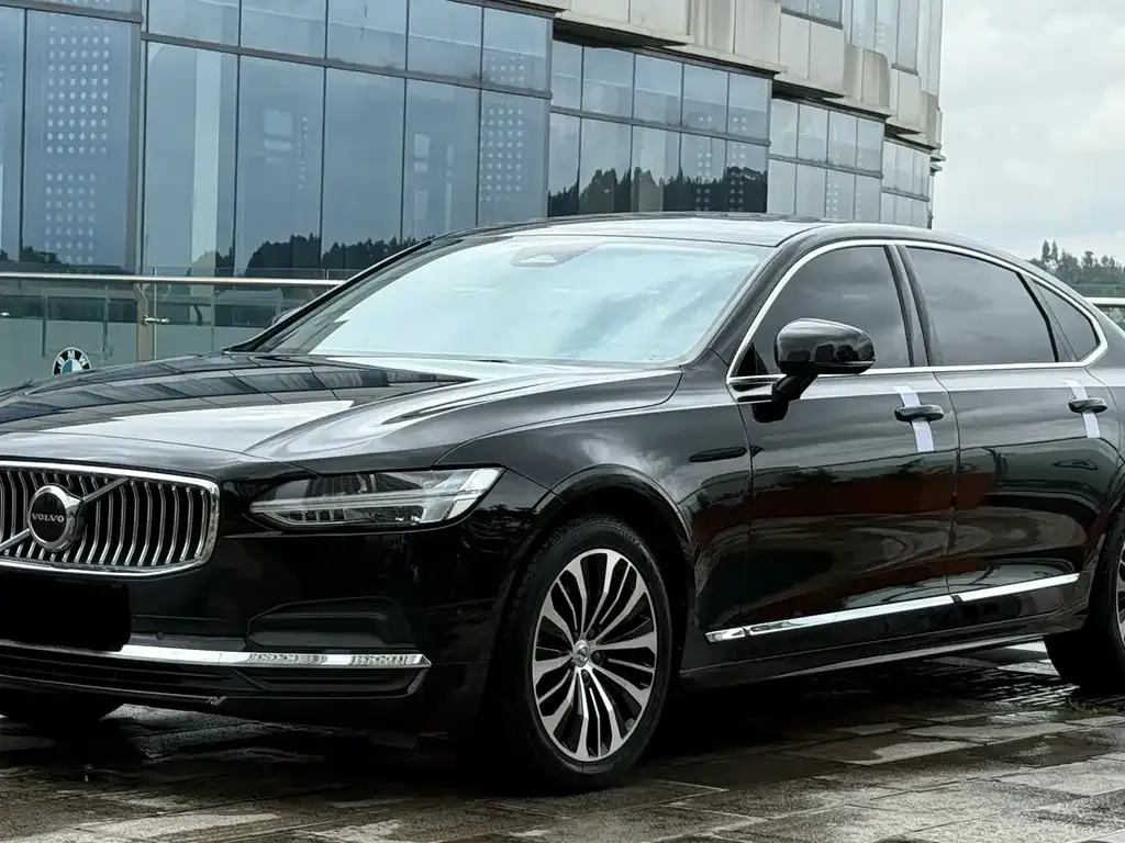 Volvo S90 — фото 1