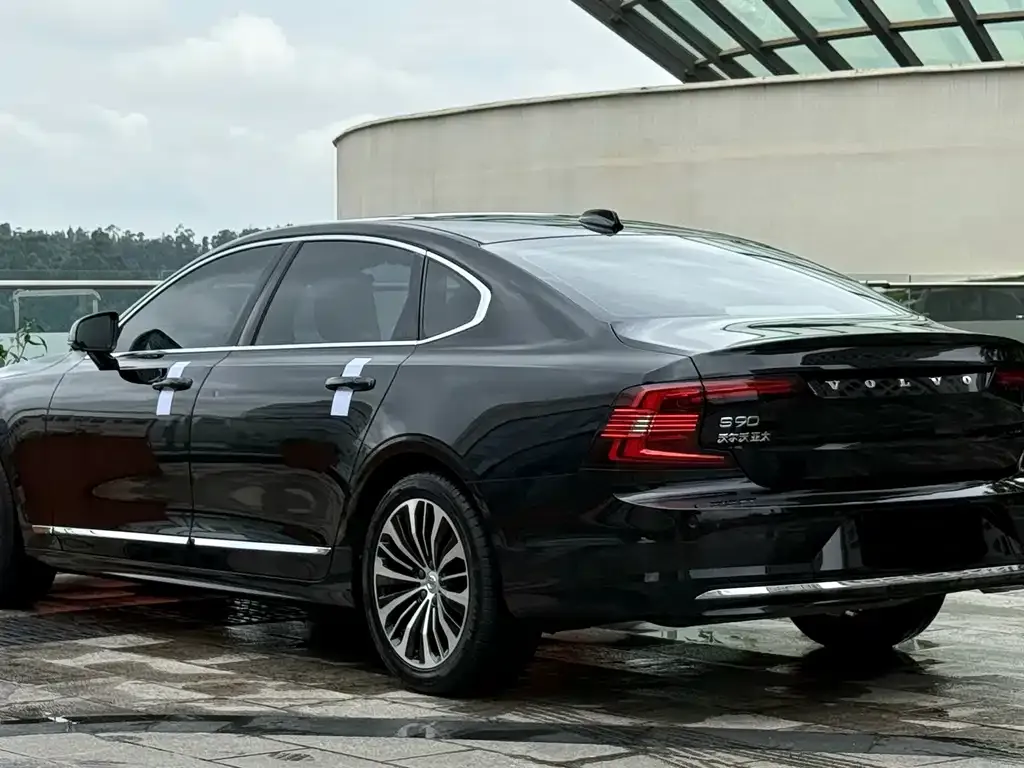 Volvo S90 — фото 3