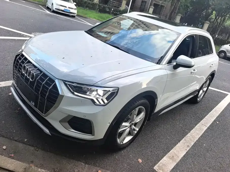 Audi Q3 — фото 1