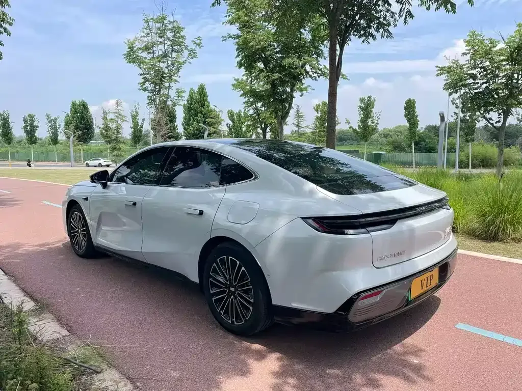 Geely Galaxy Xingyao 8 2025 из CN, фото 4
