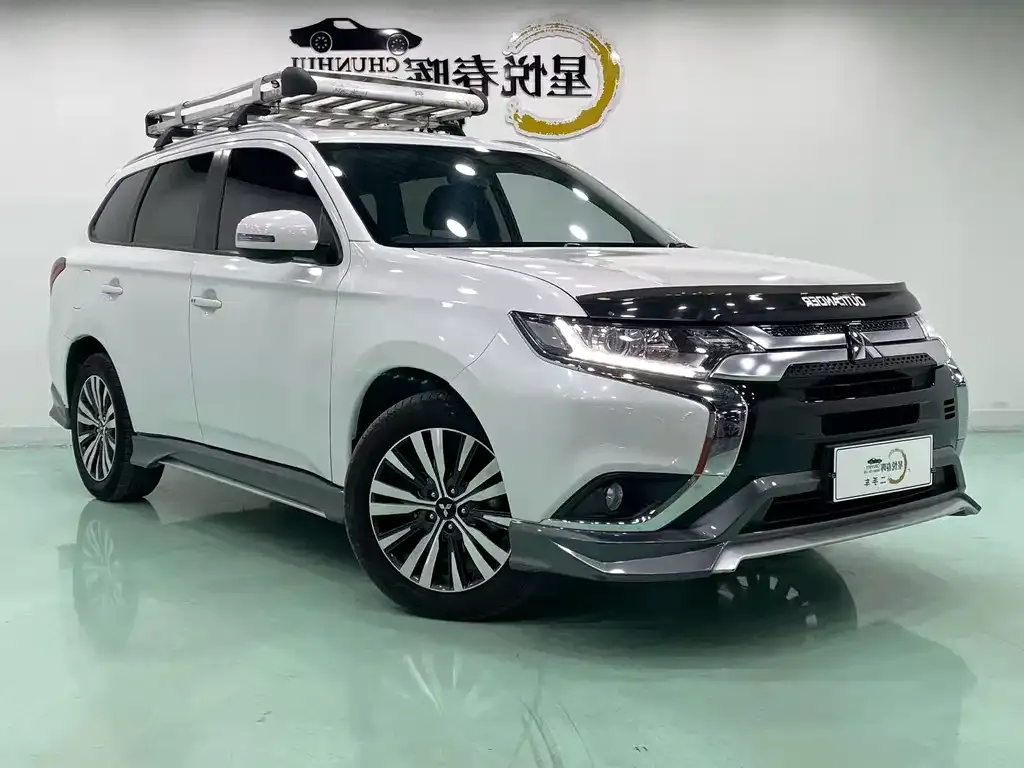 Mitsubishi Outlander 2022 из CN, фото 8