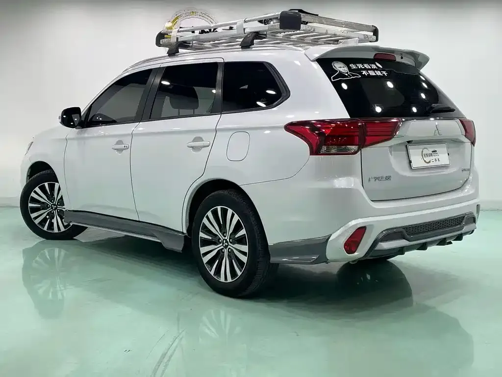 Mitsubishi Outlander 2022 из CN, фото 5