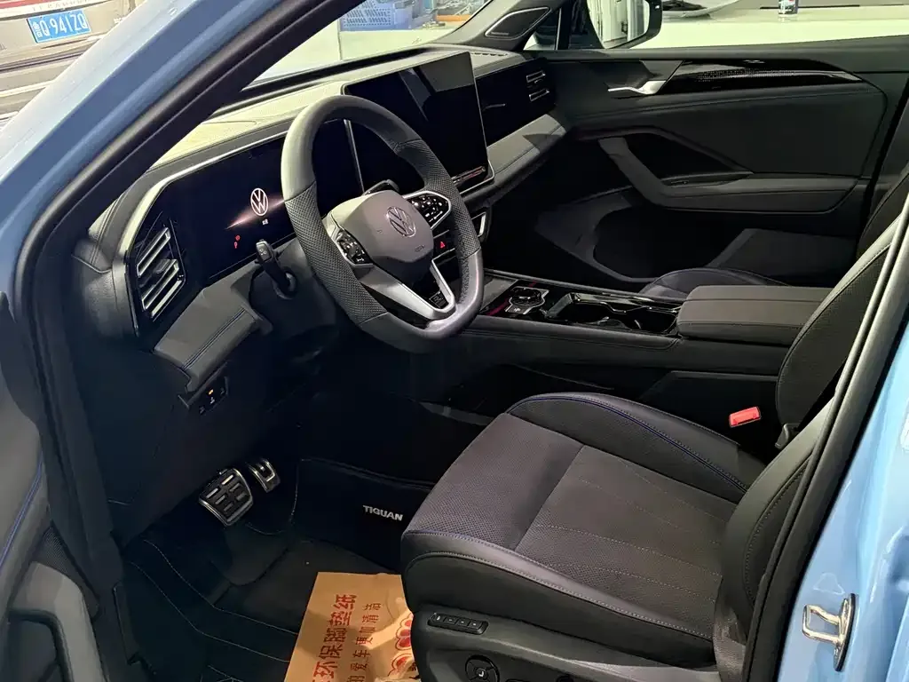Volkswagen Tiguan L — фото 9